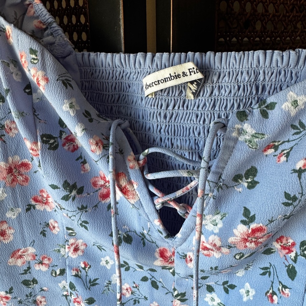 Abercrombie & Fitch Light Blue Floral Blouse - Picture 3 of 4